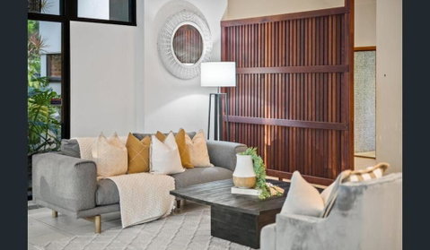 Relax On The Spacious Balcony And Soak In The Picturesque Views - Accommodation NT 0