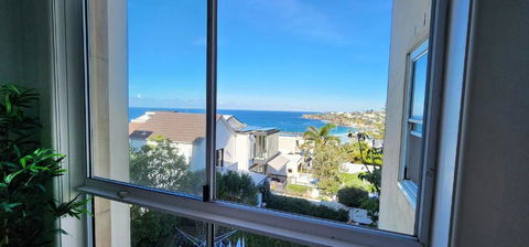 Relaxed Coastal Living With Fantastic Sea Views - Accommodation NT 1