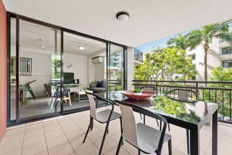 Resort Living - 10mins CBD - 2Bed / 2Bath / 1Car - Accommodation NT 2