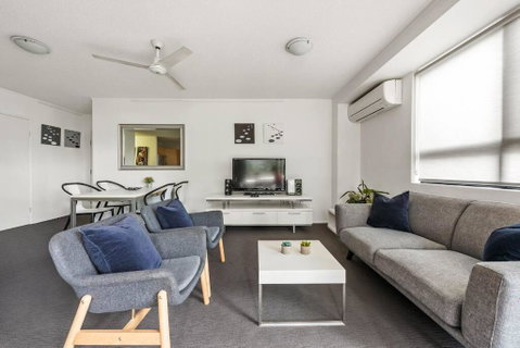 Resort Living - 10mins CBD - 2Bed / 2Bath / 1Car - Accommodation NT 3
