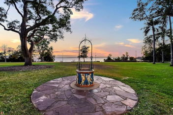 Resort Style Escape King Bed Pool Balcony with Accommodation NT