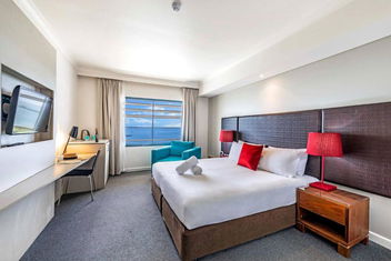 Resort Style King Pad With Sparkling Sea Views with Accommodation NT
