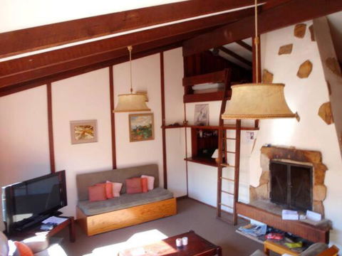 Retro 2 Bedroom Apartment - NT Tourism 0