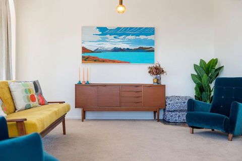 Retro Beach House - Accommodation NT 2