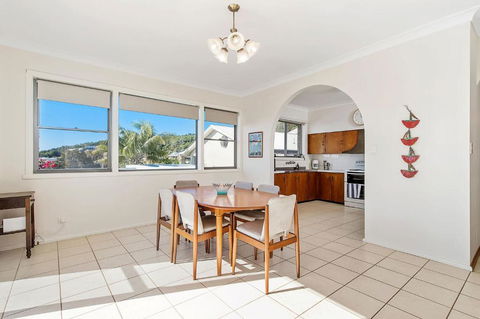 Retro Beach House - Accommodation NT 3
