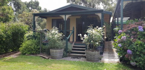 Ripplebrook Country Cottage - NT Tourism 1