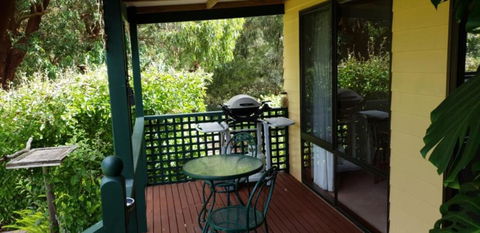 Ripplebrook Country Cottage - NT Tourism 3