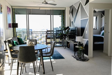 River View Apartment In Brisbane With Parking - Accommodation NT 1