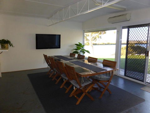 Riverfront Holiday House - NT Tourism 1