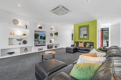 Riverlyne - Riverfront Holiday Home - NT Tourism 2