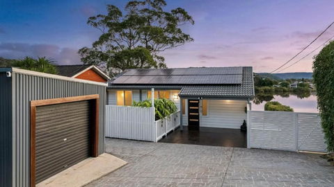Riverside Retreat - Absolute Waterfront - NT Tourism 2