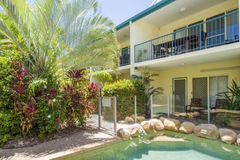 SAILS 9 Beachfront Getaway Horseshoe Bay - Accommodation NT 2