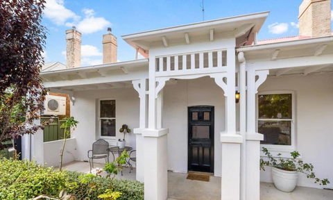 Roseland Cottage - CBD Heritage - Accommodation NT 0
