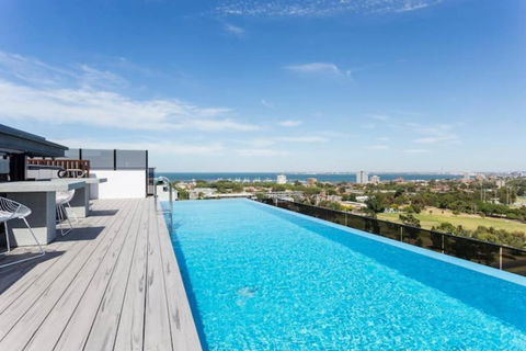 Rooftop Infinity Pool - St Kilda Luxury - Accommodation NT 0