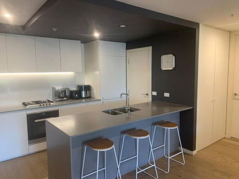 Rooftop Infinity Pool - St Kilda Luxury - Accommodation NT 1