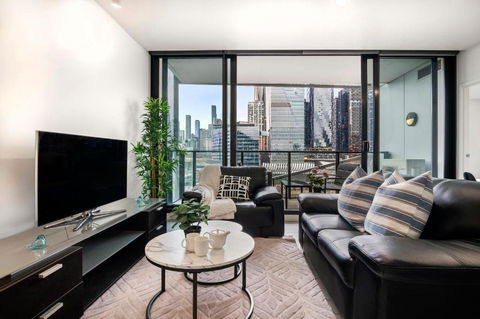 Rooftop Pool 2BR Apartment At Marvel Stadium With Free Parking - Accommodation NT 1