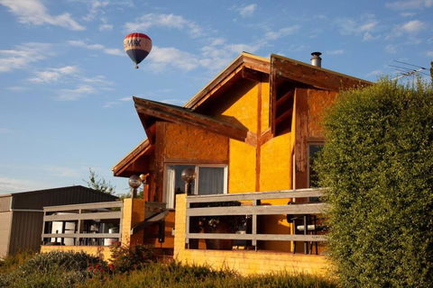 Rose Cottage Yarra Glen - NT Tourism 0