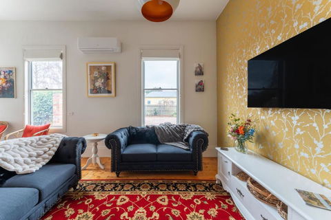 Rose Villa Heritage Home With Parking & WiFi - Accommodation NT 3