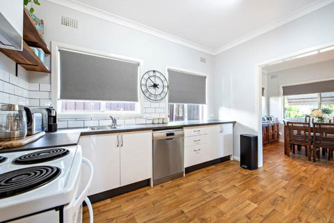 Rosewood Cottage - Stroll To Central, Cosy Escape - Accommodation NT 1