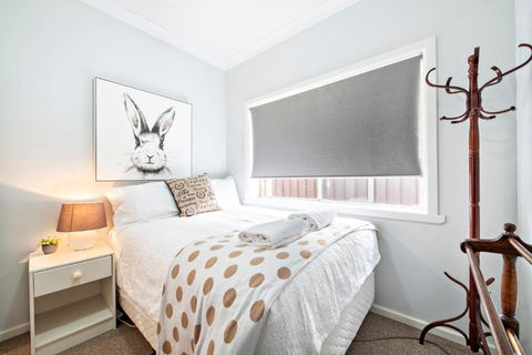 Rosewood Cottage - Stroll To Central, Cosy Escape - Accommodation NT 2