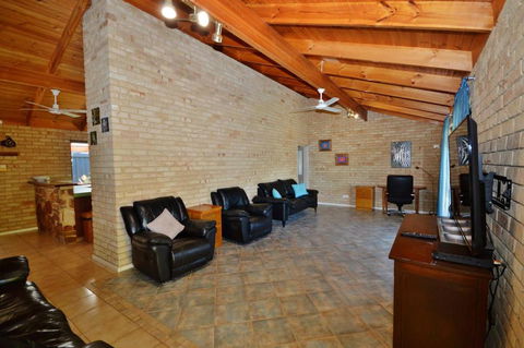 Rossys Retreat - Kalbarri WA - NT Tourism 2