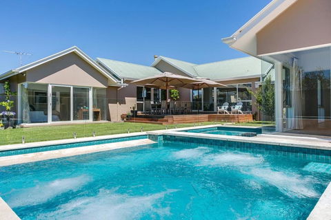 Royadie Resort - Pool Spa Tennis 500m To Beach - Accommodation NT 0