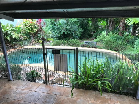 Royal Palm Cottage, Entire Two Bedroom 2 Bathroom House With Pool - Accommodation NT 0