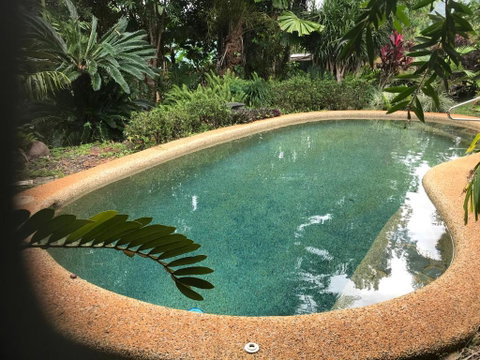 Royal Palm Cottage, Entire Two Bedroom 2 Bathroom House With Pool - Accommodation NT 2