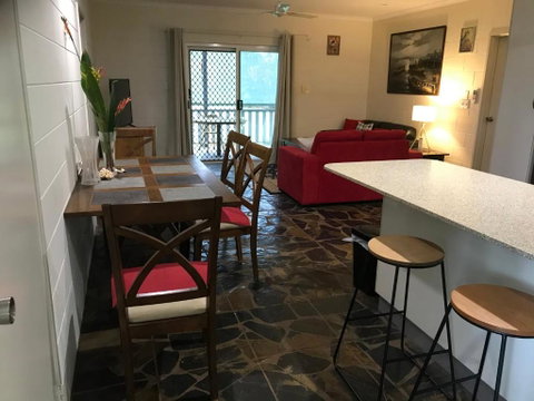 Royal Palm Cottage, Entire Two Bedroom 2 Bathroom House With Pool - Accommodation NT 1