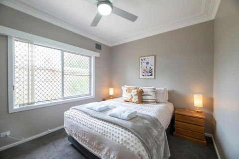 Roycox Cottage - Charming Escape, Fireplace - Accommodation NT 1