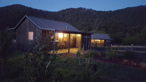 Rustic Hut Bush Retreat - Accommodation NT 1