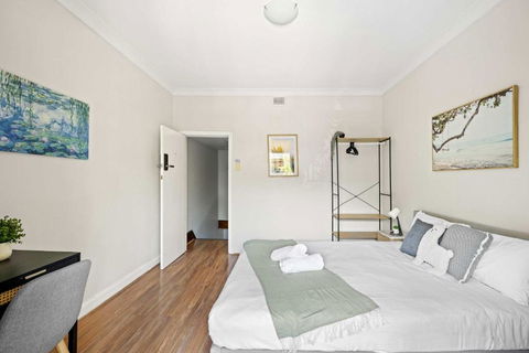 Rustic Queen Room In Glebe - Next To USYD - Shared Bathroom - Accommodation NT 0