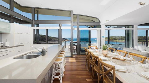 Sails On The Beachfront - Exclusive Seaside Home - Accommodation NT 2