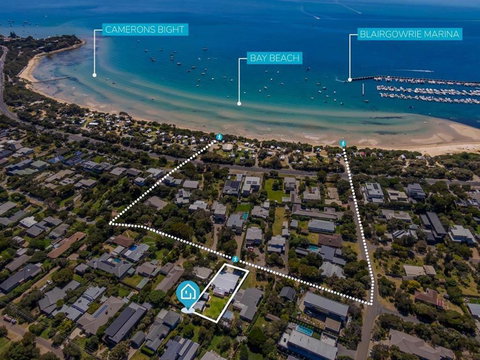 Salt Air Beach Retreat - 280m Walk To Foreshore, Check Out 5pm Sunday! - Accommodation NT 1