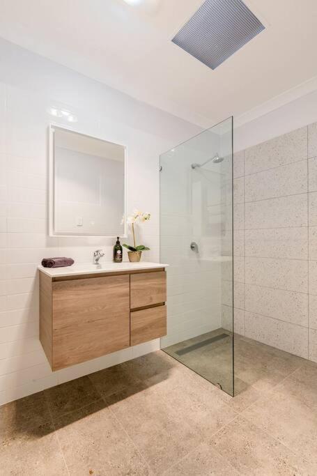 Salt & Pepper; Beautiful Town House In Margs! - Accommodation NT 2