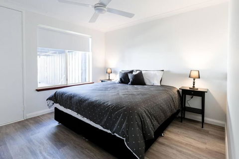 Salt & Pepper; Beautiful Town House In Margs! - Accommodation NT 3