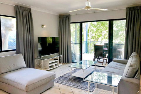 Salt & Sand - Tropical Oasis Footsteps To Beach - Accommodation NT 1