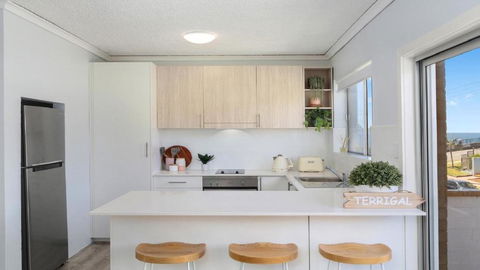 Salt Life Short Walk To Beach, Shops Cafes Accom Holidays - Accommodation NT 1