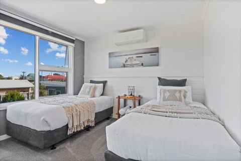 SALTAIR Beach House Right In Town - Accommodation NT 2