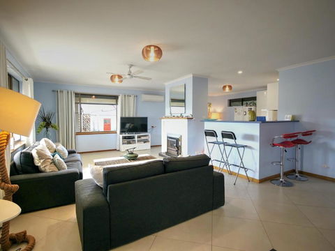 Salty Air Apartments Kingscote Kangaroo Island - Accommodation NT 3