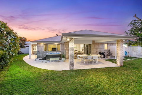Salty Pause At Bondi House - With Spa And Pet Friendly! - Accommodation NT 3