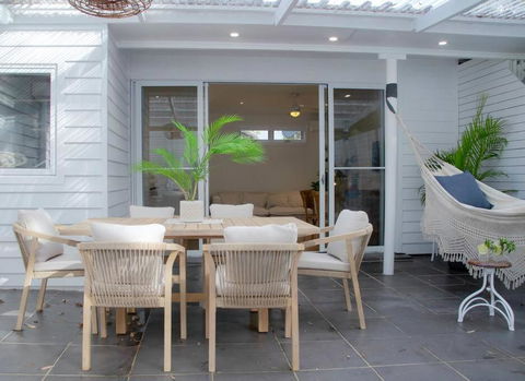 SALTY SNOOZE - Your Coastal Holiday House - Accommodation NT 1