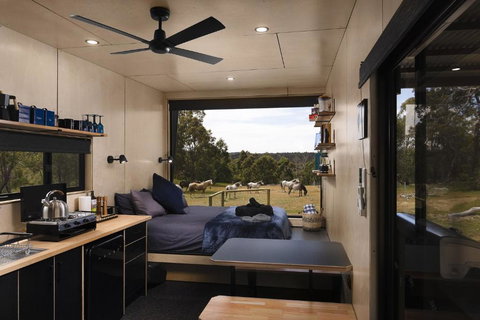 Sam The Tiny Cabin In Serpentine - Accommodation NT 2