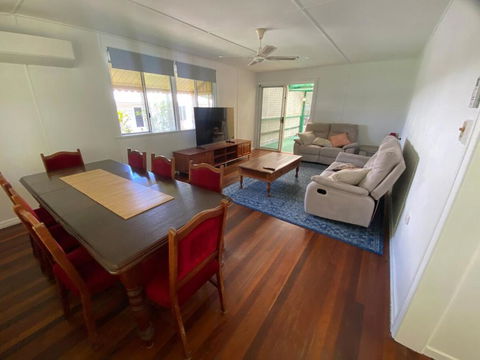 Samantha - Accommodation NT 0