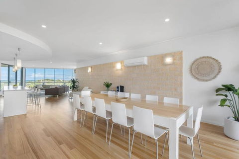 Samphire Middleton-Beach - BYO Linen - Wi-Fi-Luxury-Family - NT Tourism 1