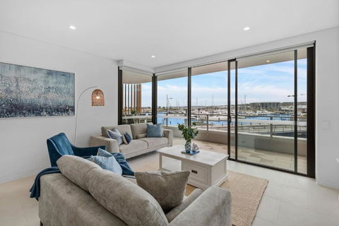 Sailview Escape - A Tranquil Marina Hideaway - Accommodation NT 0