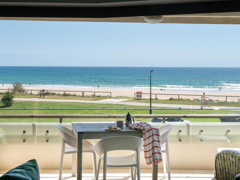 Sandrift Beachfront Apartments - Accommodation NT 2
