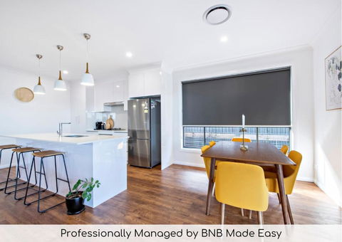 Sandstone - Family Entertainer, Refined Living - NT Tourism 0