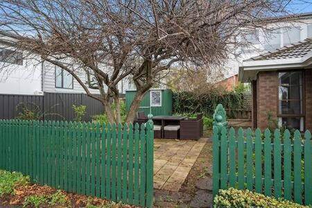 Sandy Bay Cozy Cottage Close To CBD - Accommodation NT 3