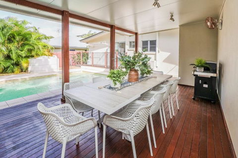 Sandy Burrows - Accommodation NT 0